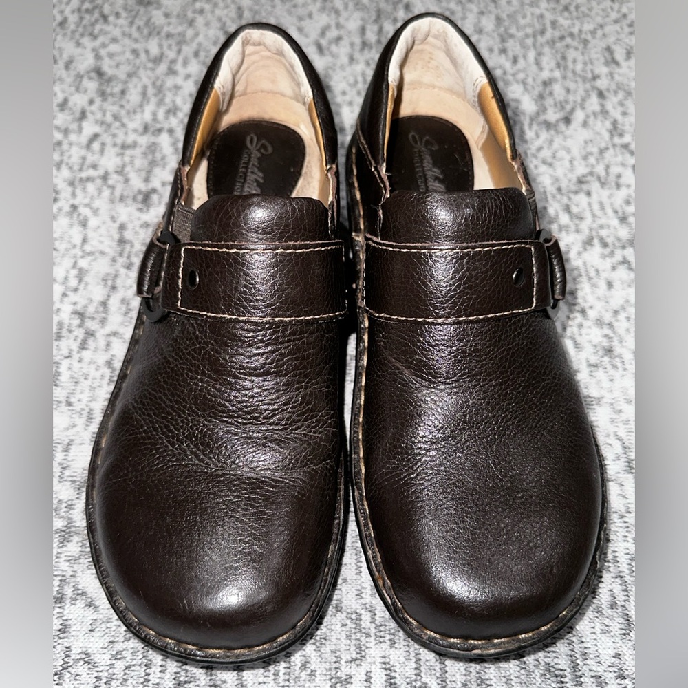 Cabela’s Ladies Mules, Brown Leather Sz 6M Sandhills Collection EUC